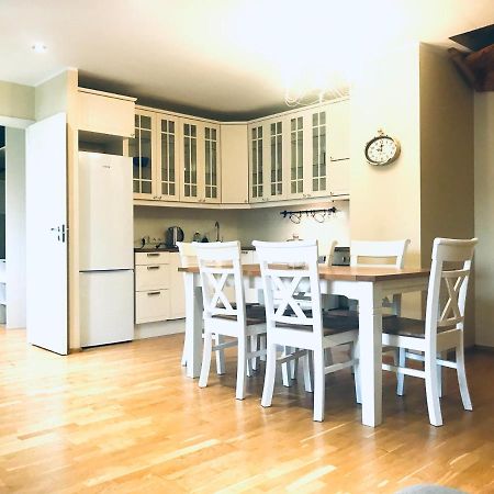 Cozy City Penthouse Apartment, Free Parking Tallinn Ngoại thất bức ảnh